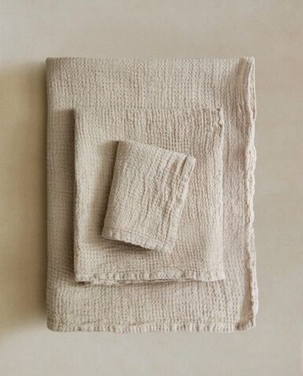 Zara Home - Льняное банное полотенце с вафельной текстурой, бежевый, 90х150 см