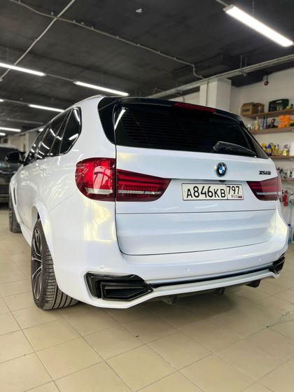 Пленка перламутровая белая с золотым напылением (глянцевая) Pearl White to Gold Carbins