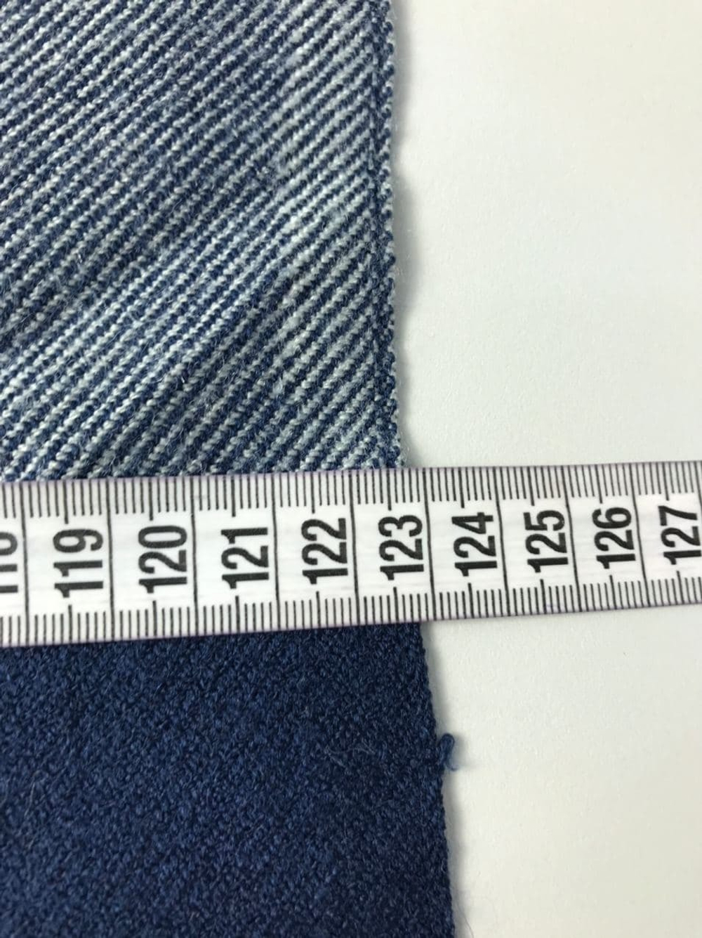 Шарф сдержанный