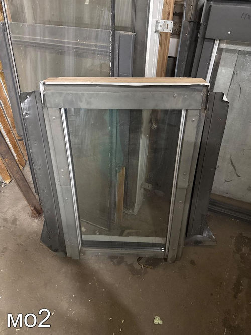 Мансардное Окно Б/У 980(в) х 660(ш)