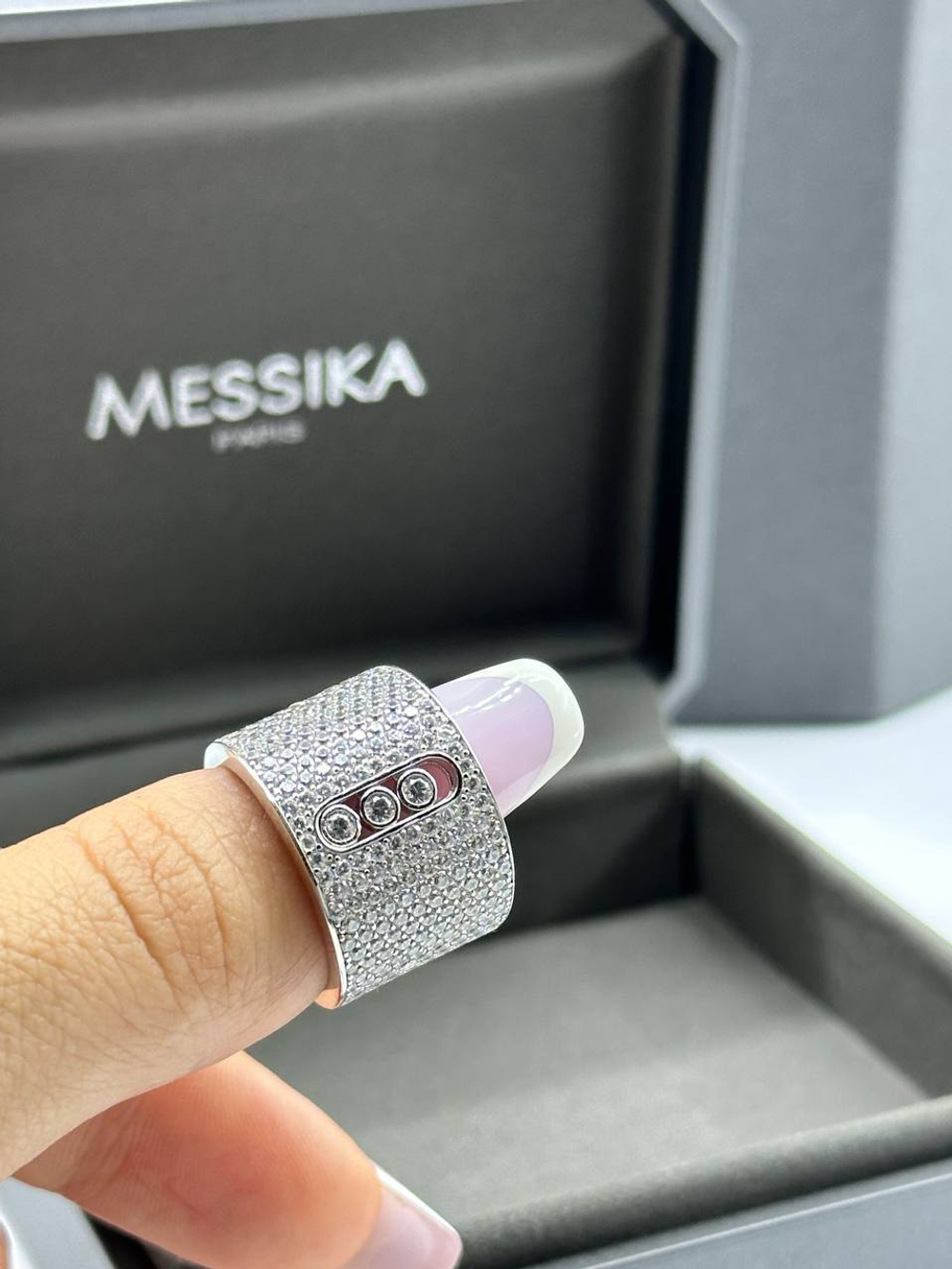 Кольцо Messika