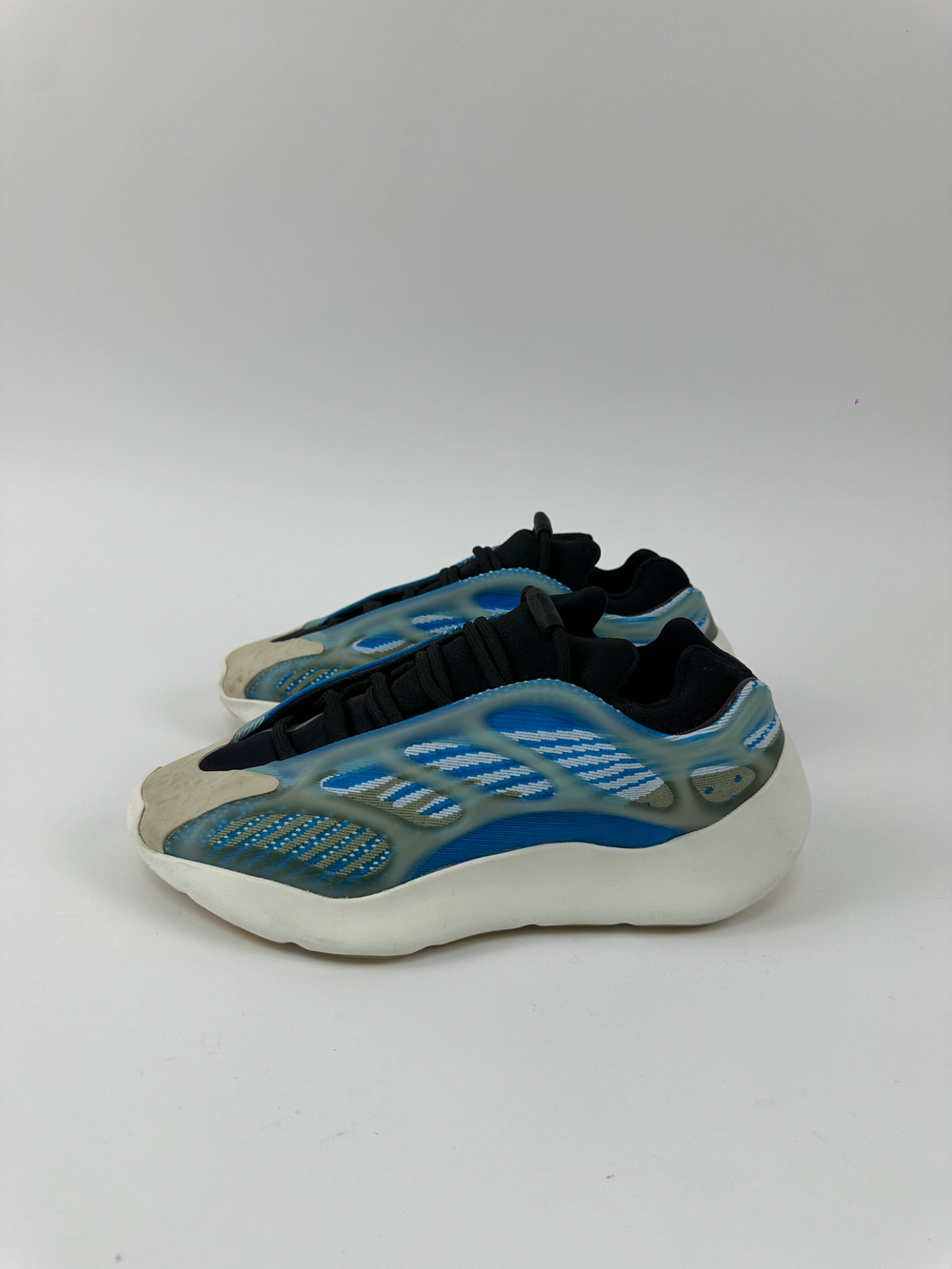 Кроссовки Adidas Yeezy 700 V3 Arzareth
