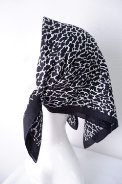 Косынка монохромная