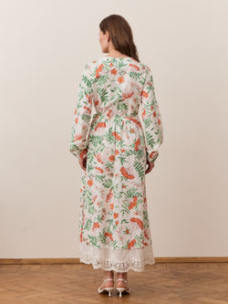 Платье с кружевной оборкой