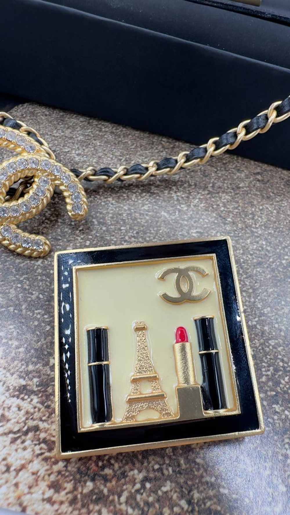 Брошь CHANEL