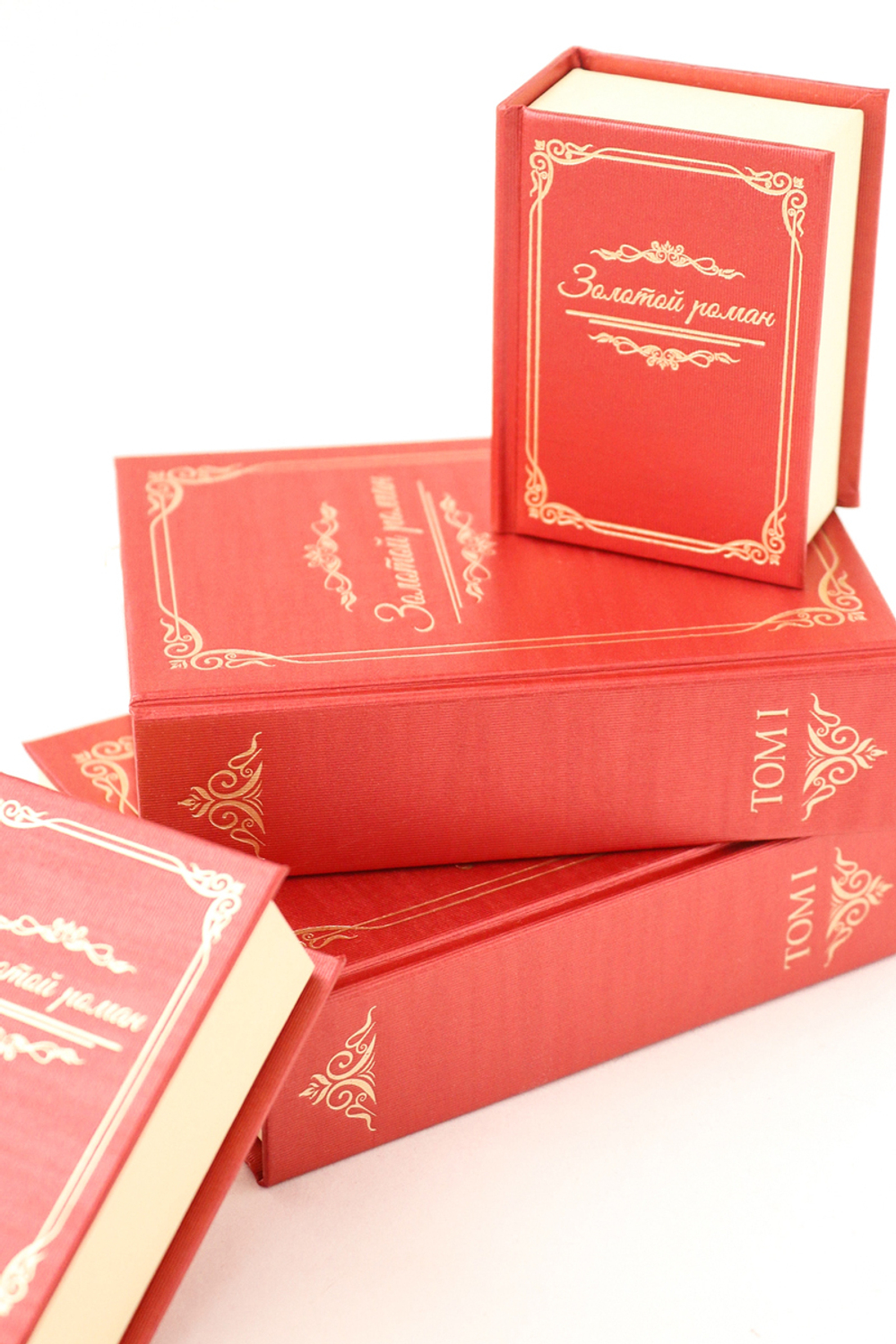 Прямоугольный футляр 85x115x30 мм под ювелирный набор.