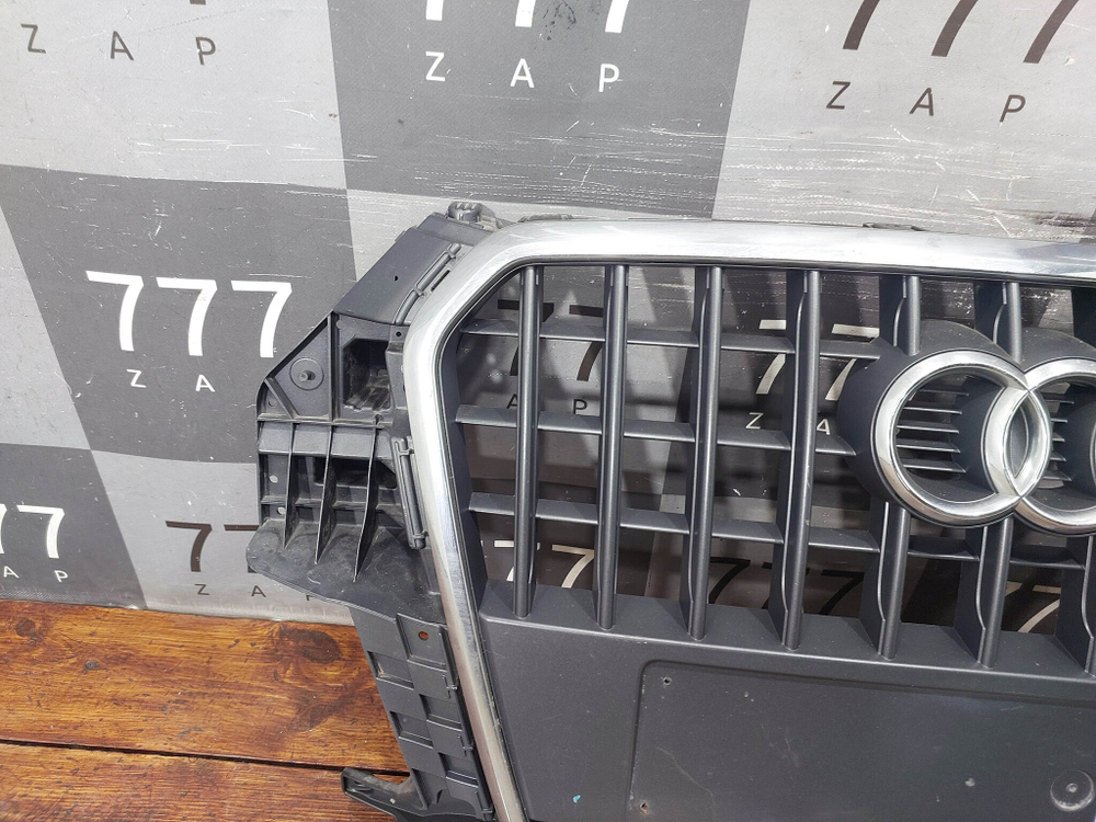 Решетка радиатора Audi Q3 (8U) 11-14 Б/У Оригинал 8U0853651HVMZ