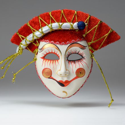 Интерьерная маска Скоморох в красной шапке