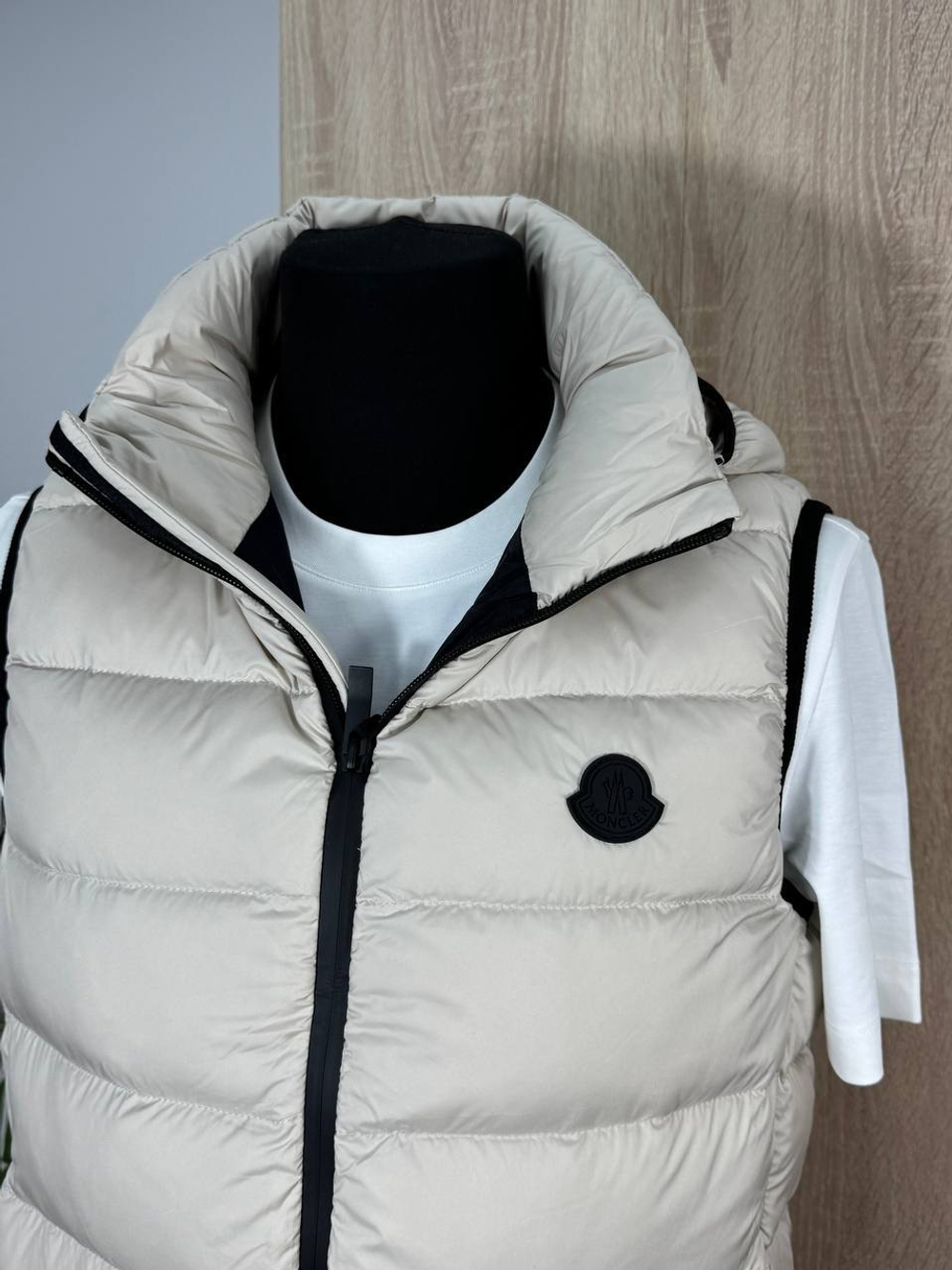 Безрукавка Moncler