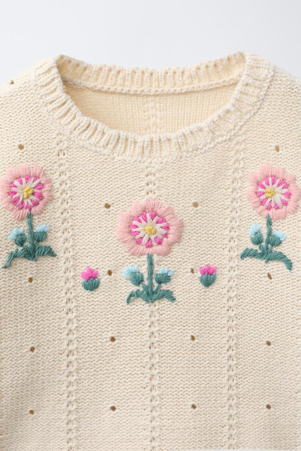 ZARA ТРИКОТАЖНЫЙ ДЖЕМПЕР С ВЫШИВКОЙ В ВИДЕ ЦВЕТОВ, ЭКРЮ