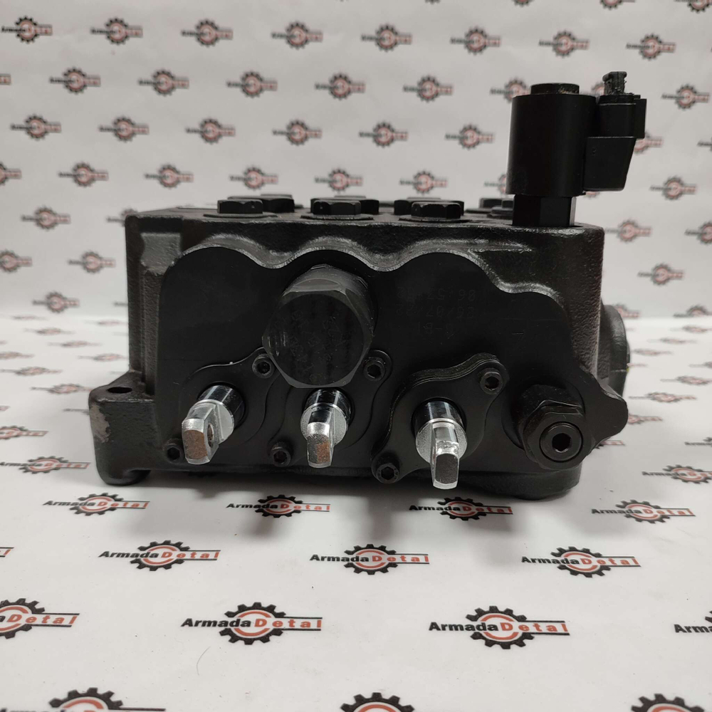 Распределитель фронтального ковша 3-х секционный jcb 3cx 4cx | 25/222579 | JCB