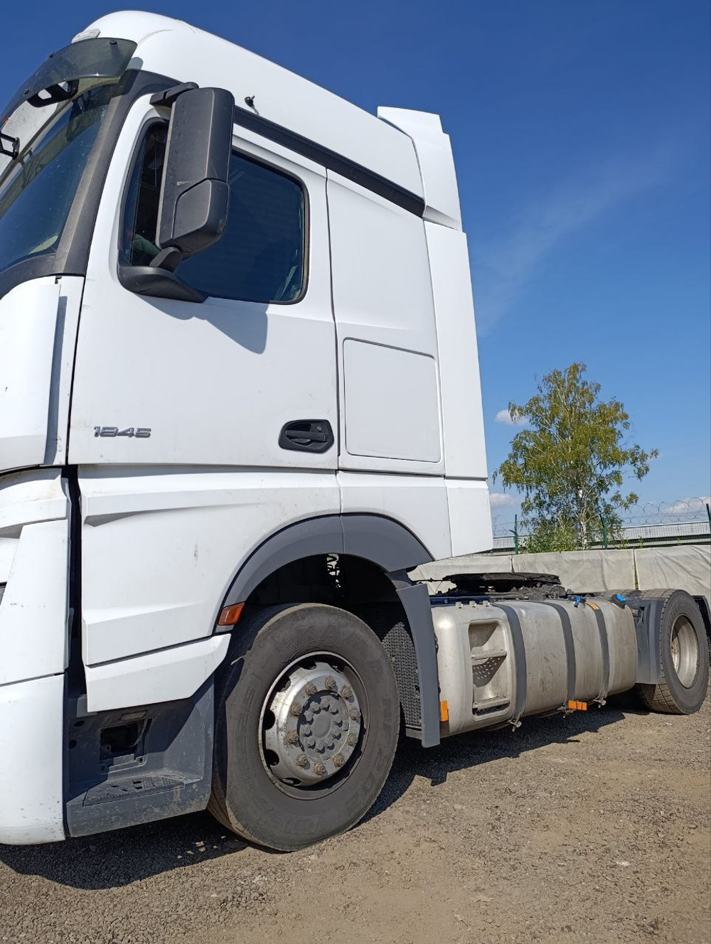 Mercedes-Benz ACTROS 4x2 Седельный тягач 1845 LS (Дизельный, 12,8 л, 476 л.с., МТ)