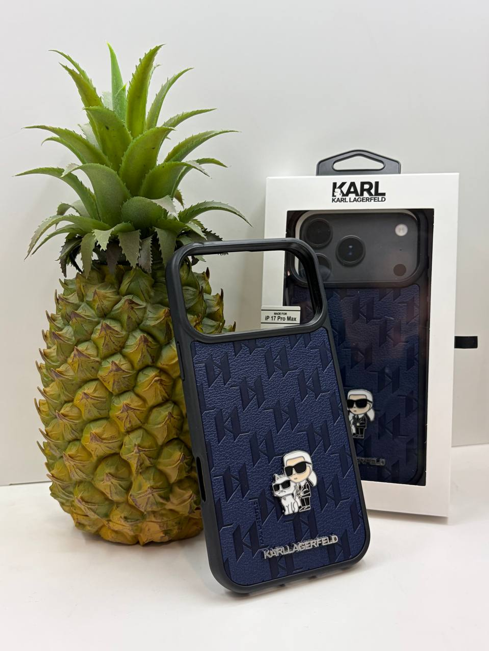 Накладка KARL LAGERFELD для iPhone 17 Pro