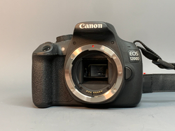 Canon 1200D kit 18-55mm 3.5-5.6 III 11.000 кадров