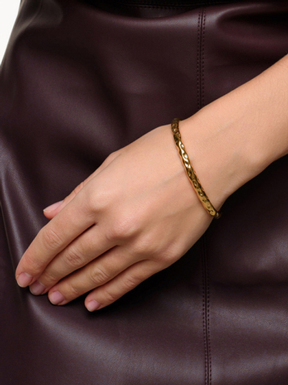 Браслет "Thin Dented Metal" Gold