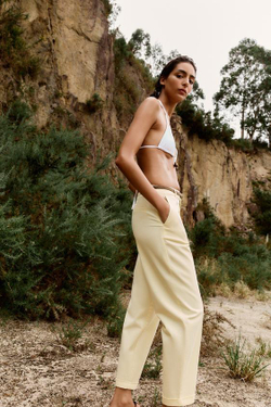 ZARA БРЮКИ ЧИНОС С ПЛЕТЕНЫМ РЕМНЕМ, ЖЕЛТЫЙ