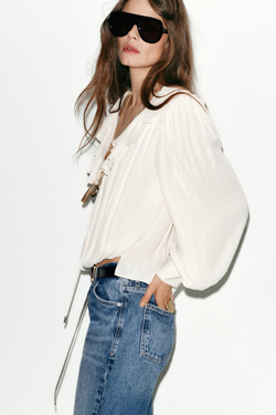 ZARA АТЛАСНАЯ БЛУЗА С ВОЛАНАМИ И ПОДПЛЕЧНИКАМИ, ЭКРЮ