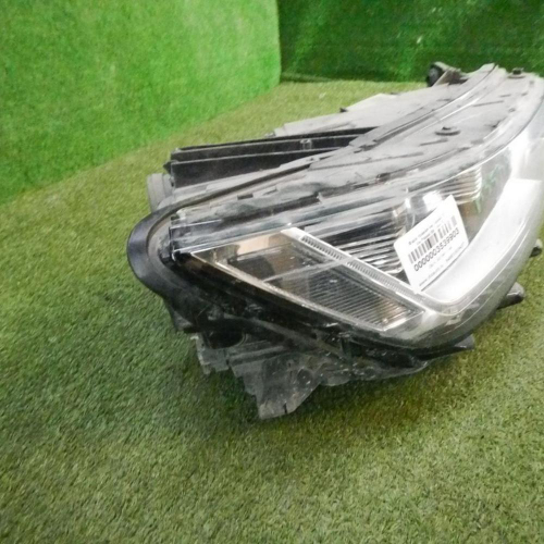 Фара правая VW Passat B8 (2014-2020) LED
