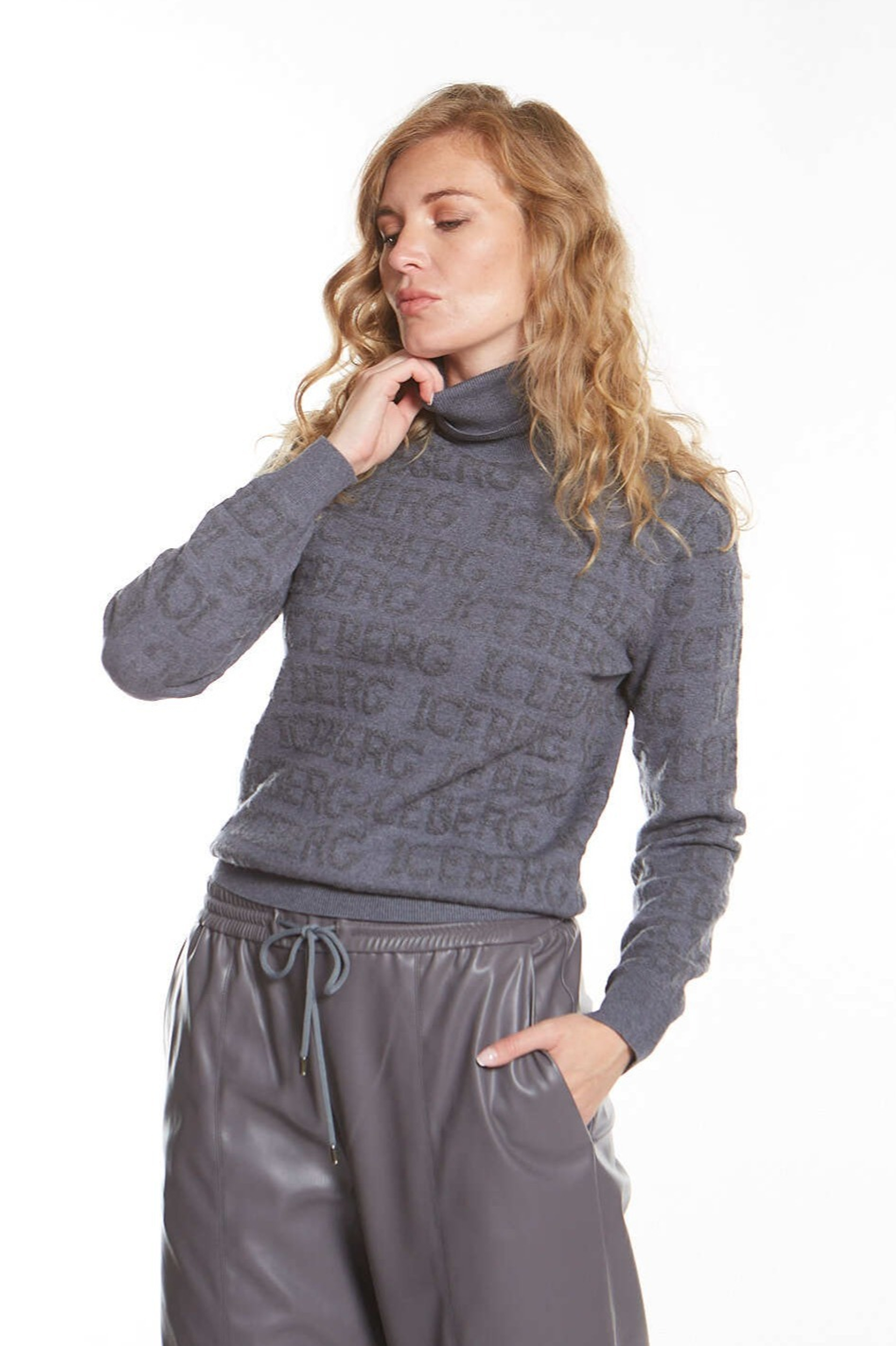 СВИТЕР С ВОРОТНИКОМ-СТОЙКОЙ