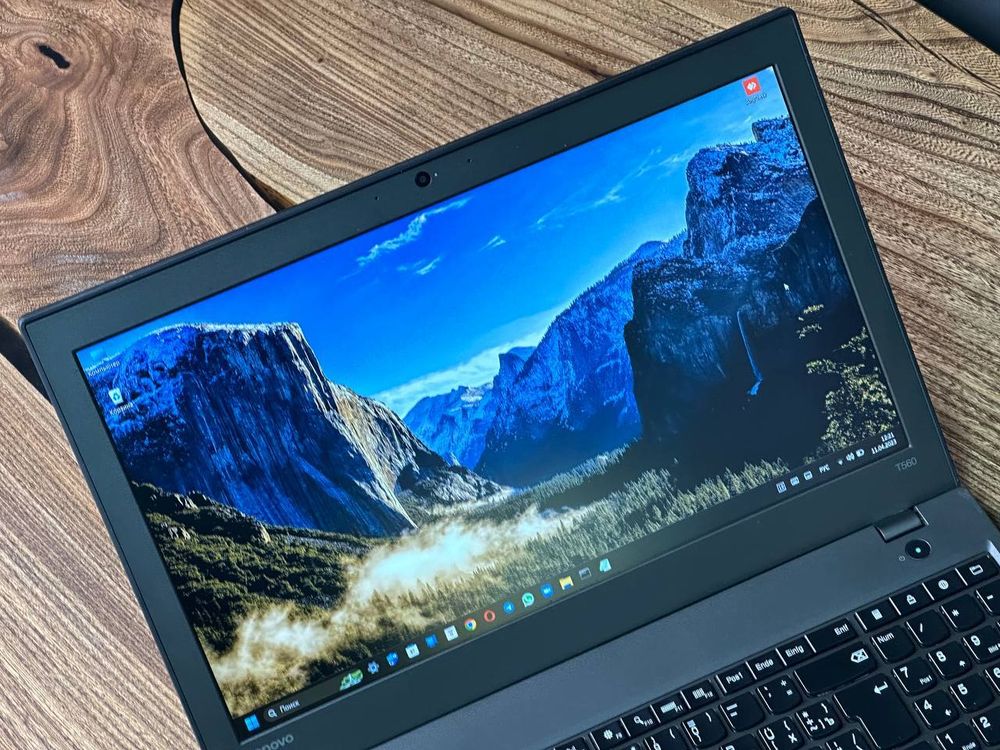 15.6" Ноутбук Lenovo ThinkPad T560 (1920x1080, Intel Core i5-6300U, RAM 8ГБ,SSD 256ГБ, Intel HD Graphics 520, Win 10Pro)