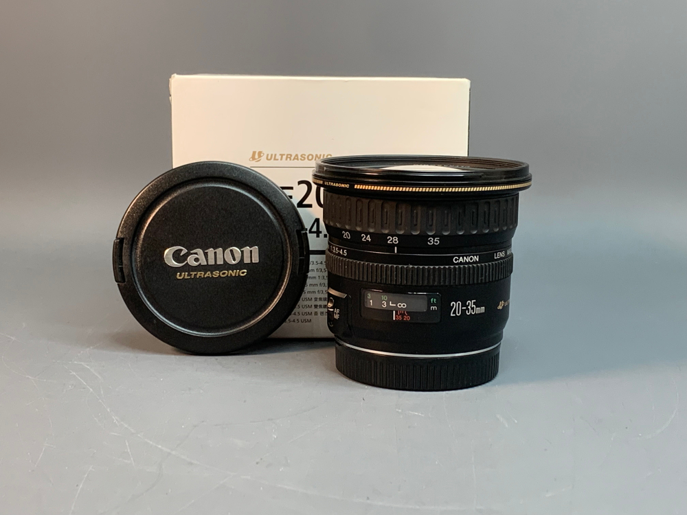 Canon EF 20-35mm f/3.5-4.5 USM