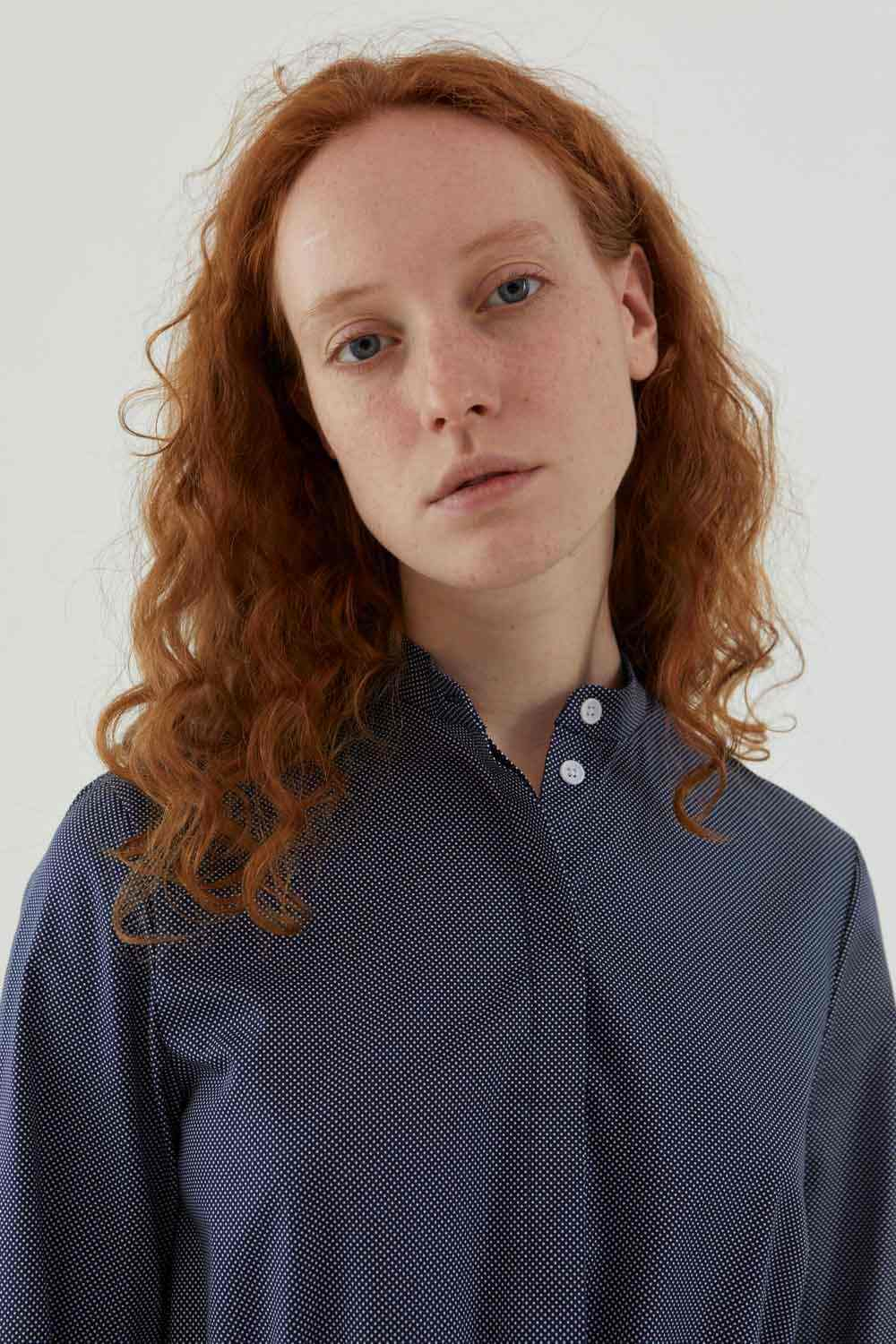 Платье на пуговицах с кулиской синее в белый горошек