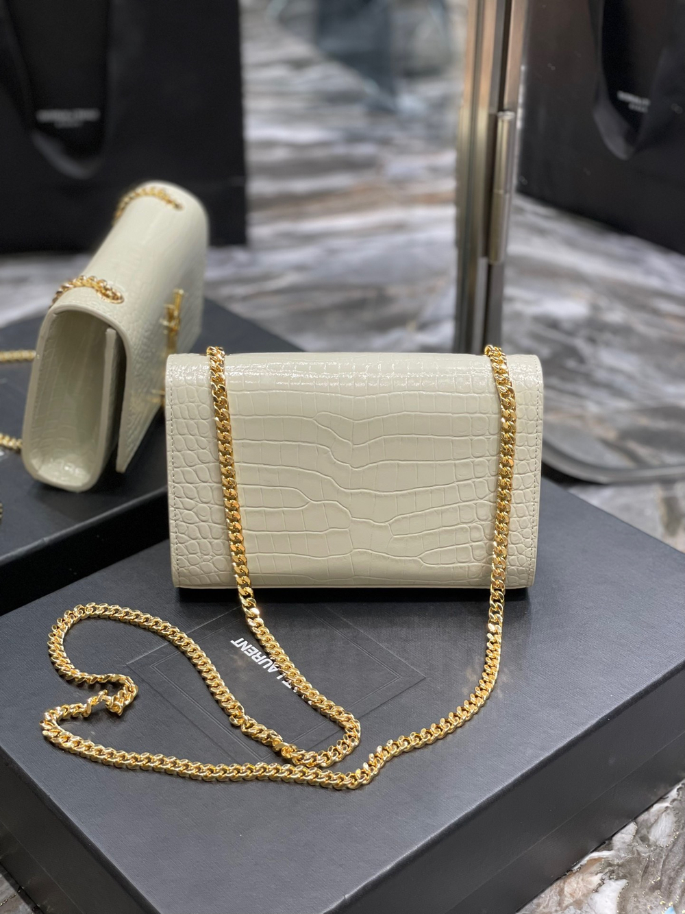 Saint Laurent Kate Small Bag 20 cm