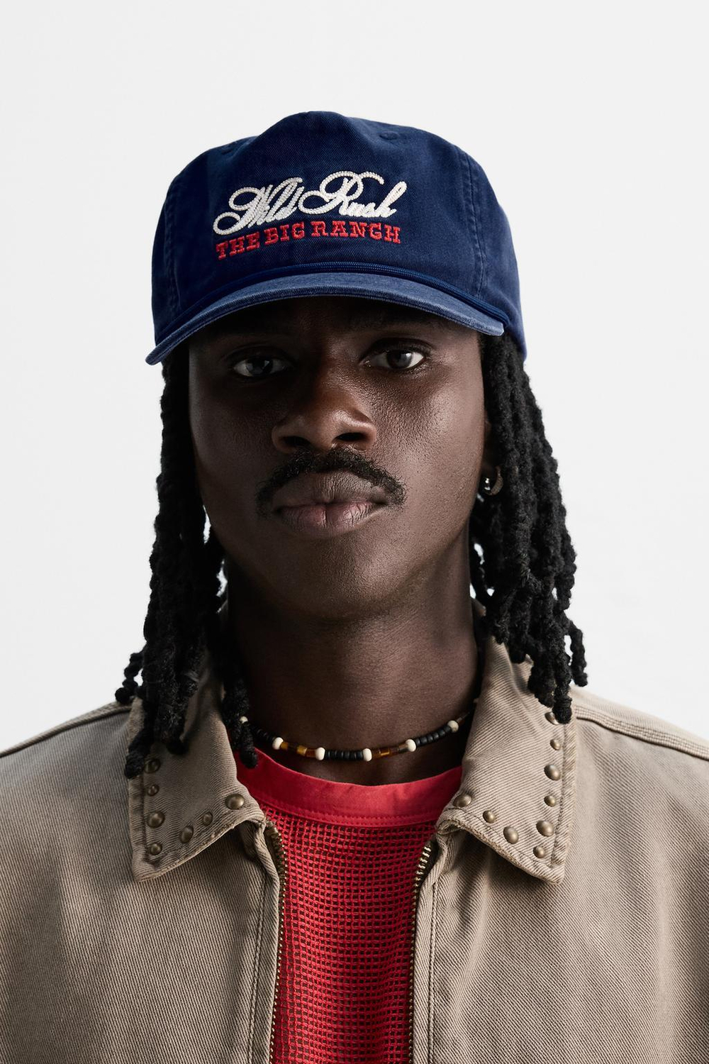 ZARA КЕПКА С ЭФФЕКТОМ ПОТЕРТОСТИ И ВЫШИВКОЙ, СИНИЙ