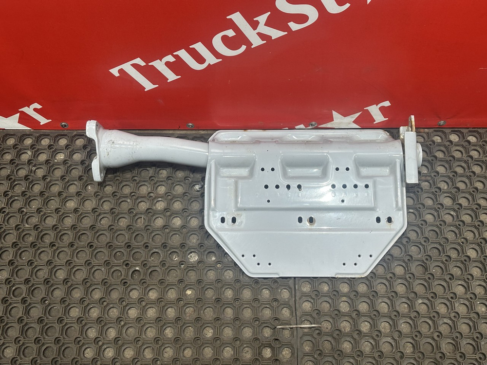 Кронштейн крыла задний левый