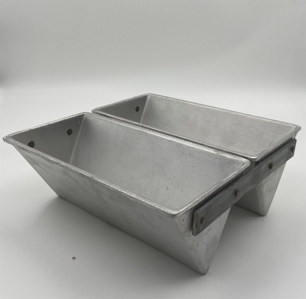 Форма для выпечки хлеба треугольная 2-х секционая 225х110х90 мм