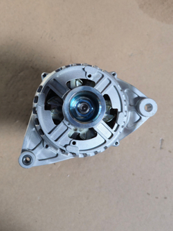 Генератор маз, лаз, Урал дв.ЯМЗ ЕВРО-3 поликлиновой шкив, монокронштейн 28В 75А Автоэлектрика