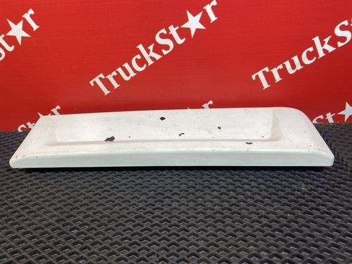 Накладка решетки радиатора левая 2016г