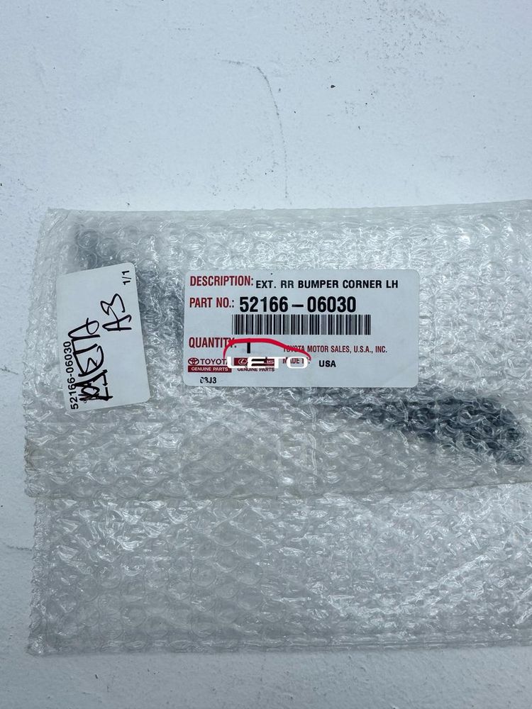 Заглушка бампера (RE RH) SE/XSE 52166-06030 5216606030