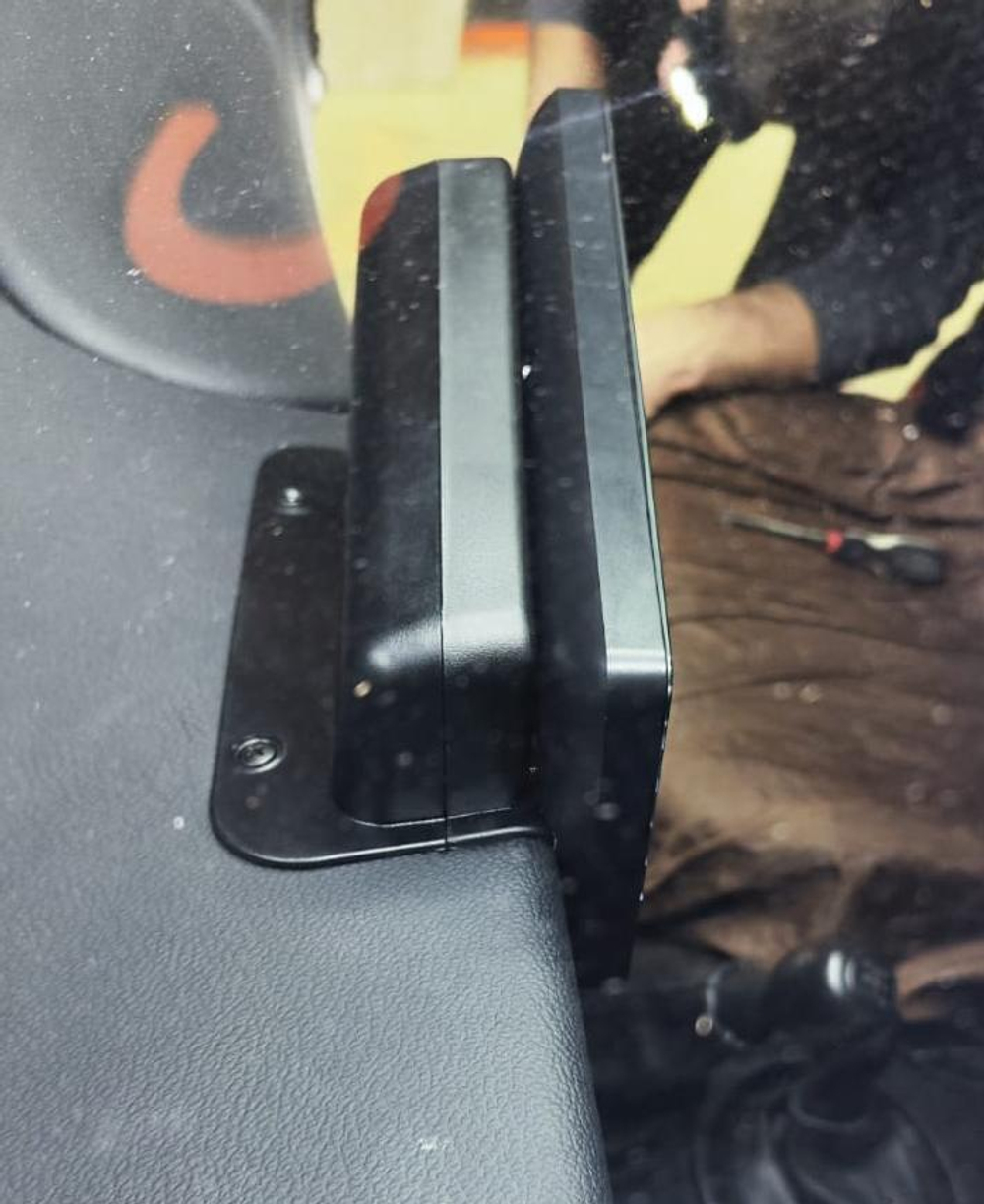 Магнитола для Chevrolet Niva, Lada Niva Travel (без ШГУ) - FarCar XXL9-9585 монитор 9.5" 2K QLED на Android 14, TS20, 8+256Гб, CarPlay, 4G SIM-слот