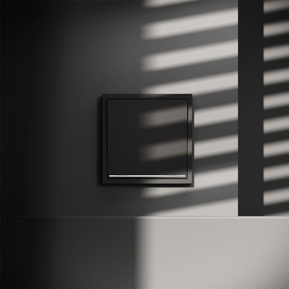 Проходной переключатель встраиваемый VOLTUM S70 одноклавишный с подсветкой 10А, (черный матовый)