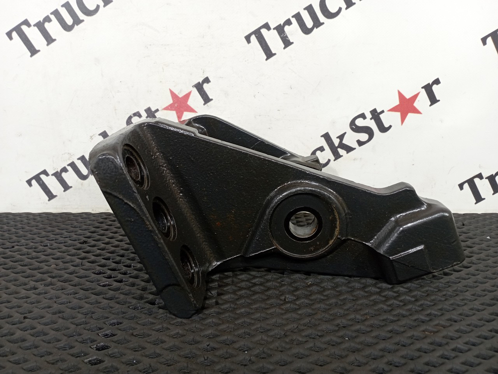 Кронштейн передней рессоры правый 2020г.