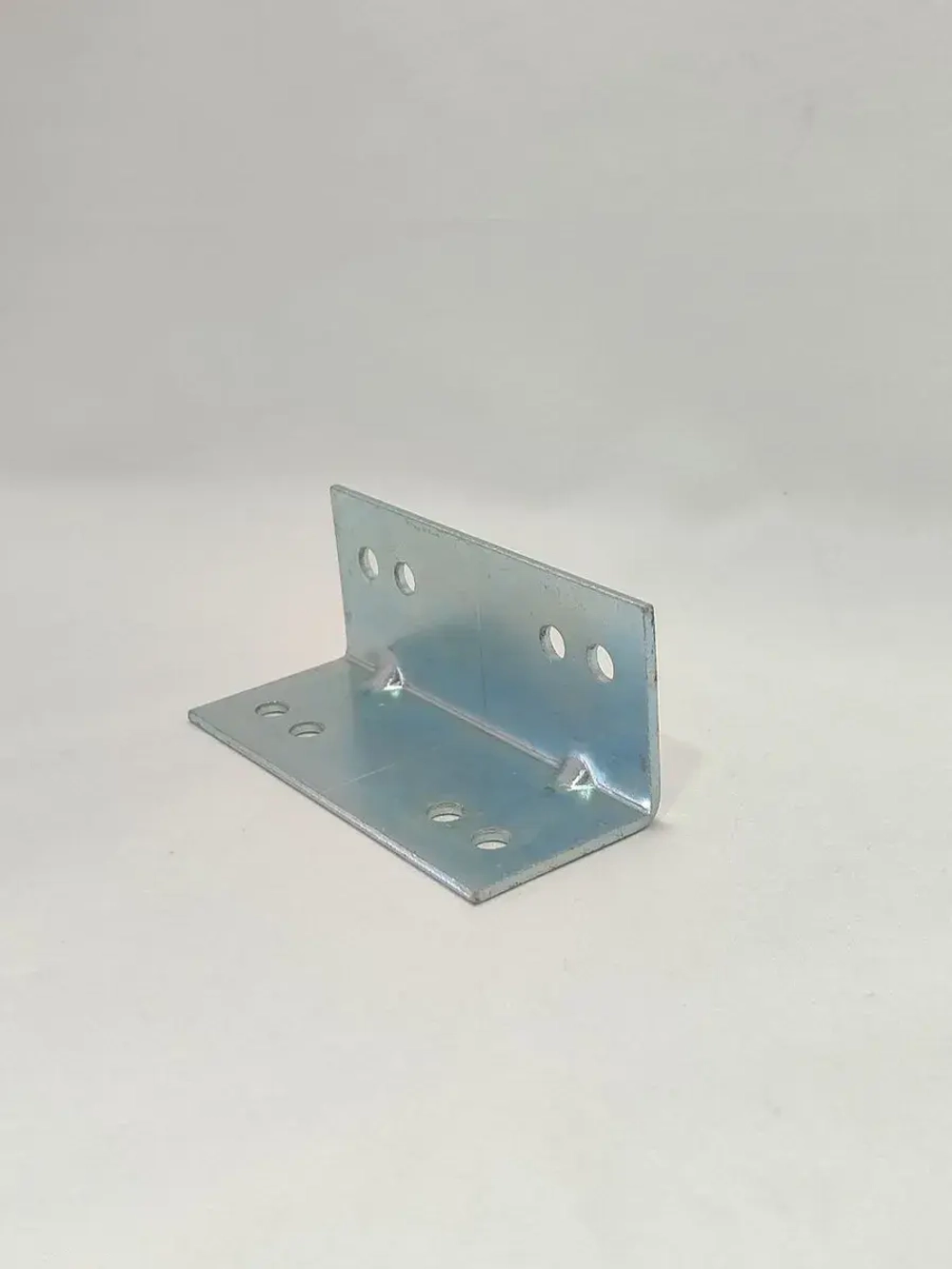 Уголки мебельные высота 43 мм 4 штуки