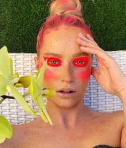 Декоративный гель для лица, волос и тела Color Gel Red Neon