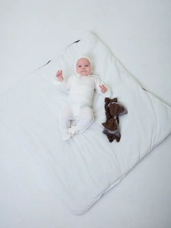 Конверт одеяло на выписку осень с костюмом