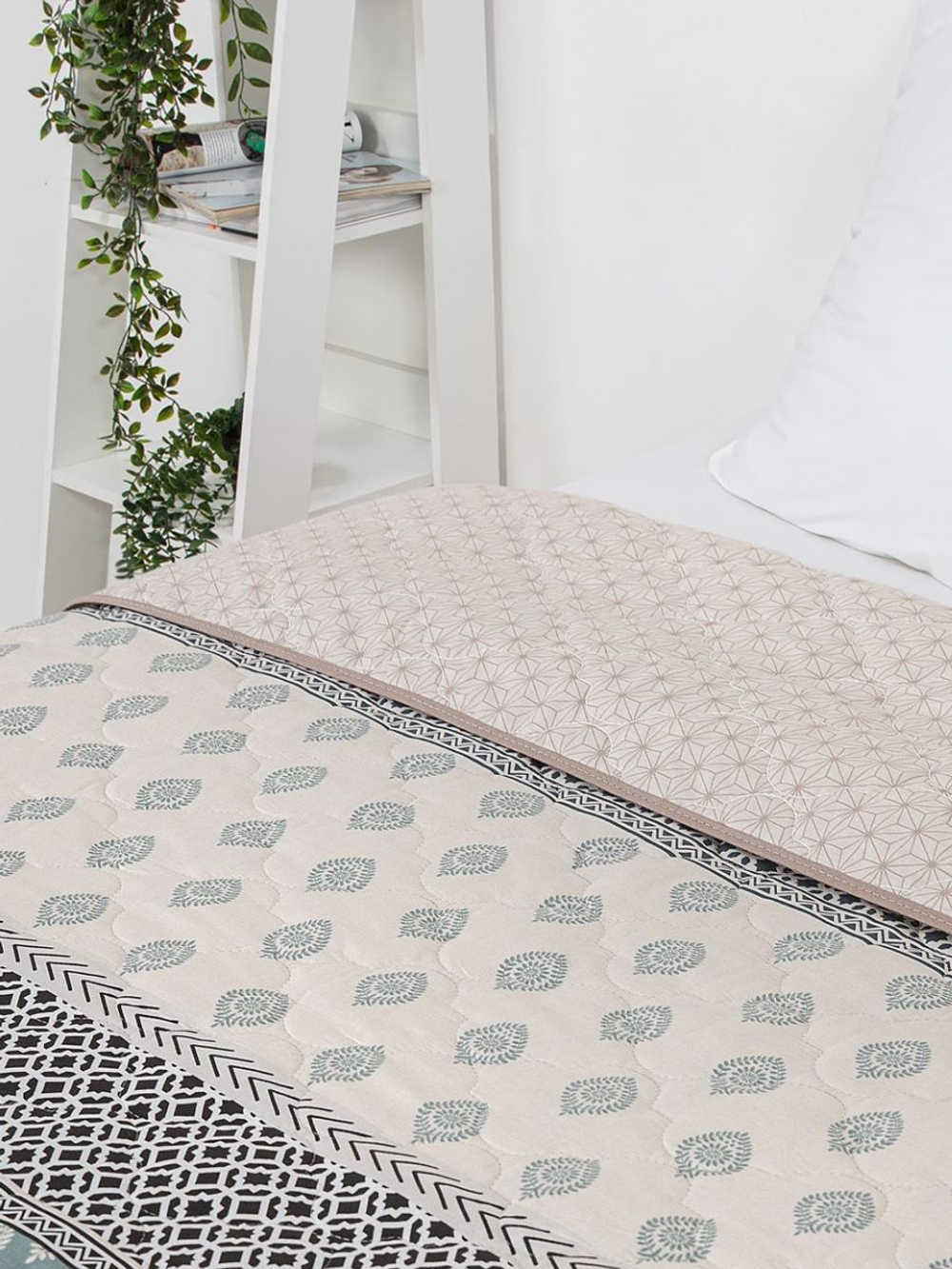 Покрывало на кровать, стеганое, поплин с размерами 215х220