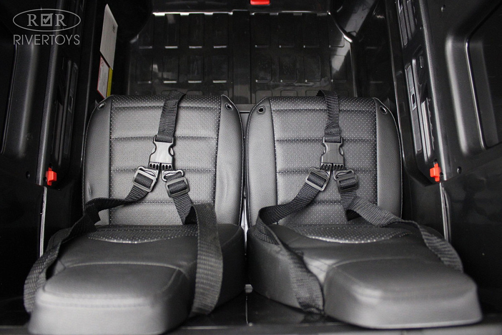 Детский электромобиль RiverToys Mercedes-AMG G63 4WD (S307) черный глянец