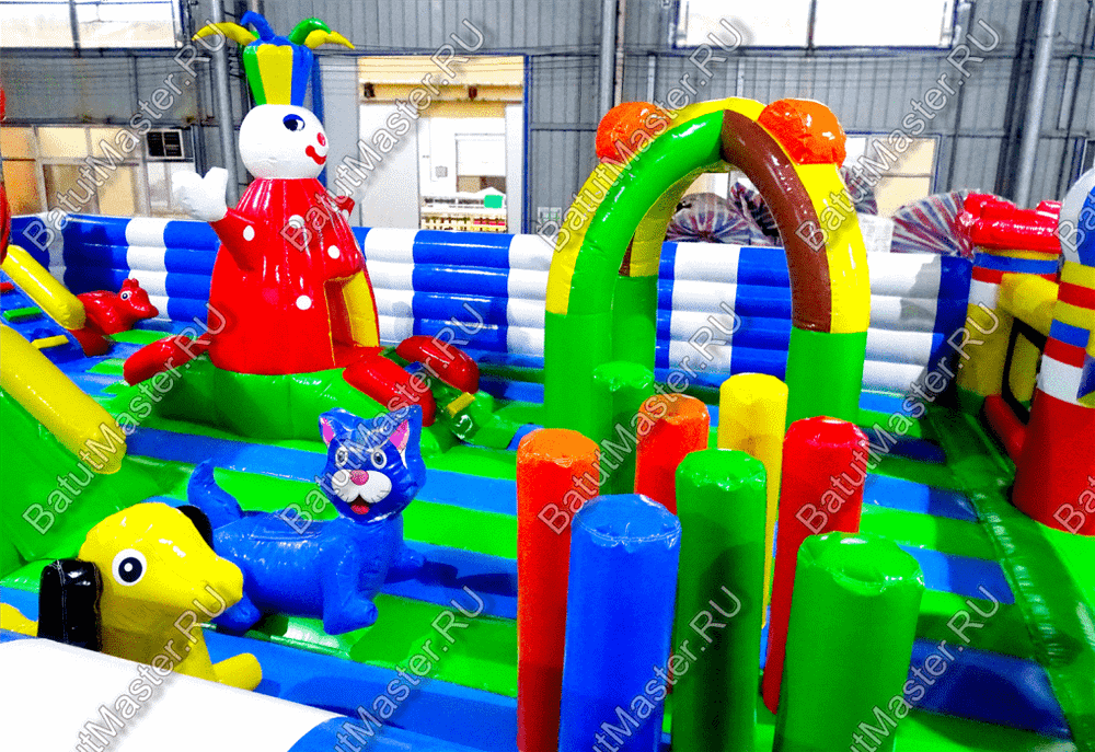 Коммерческий надувной батут "Сказочный замок", размер 11*7*5 м.