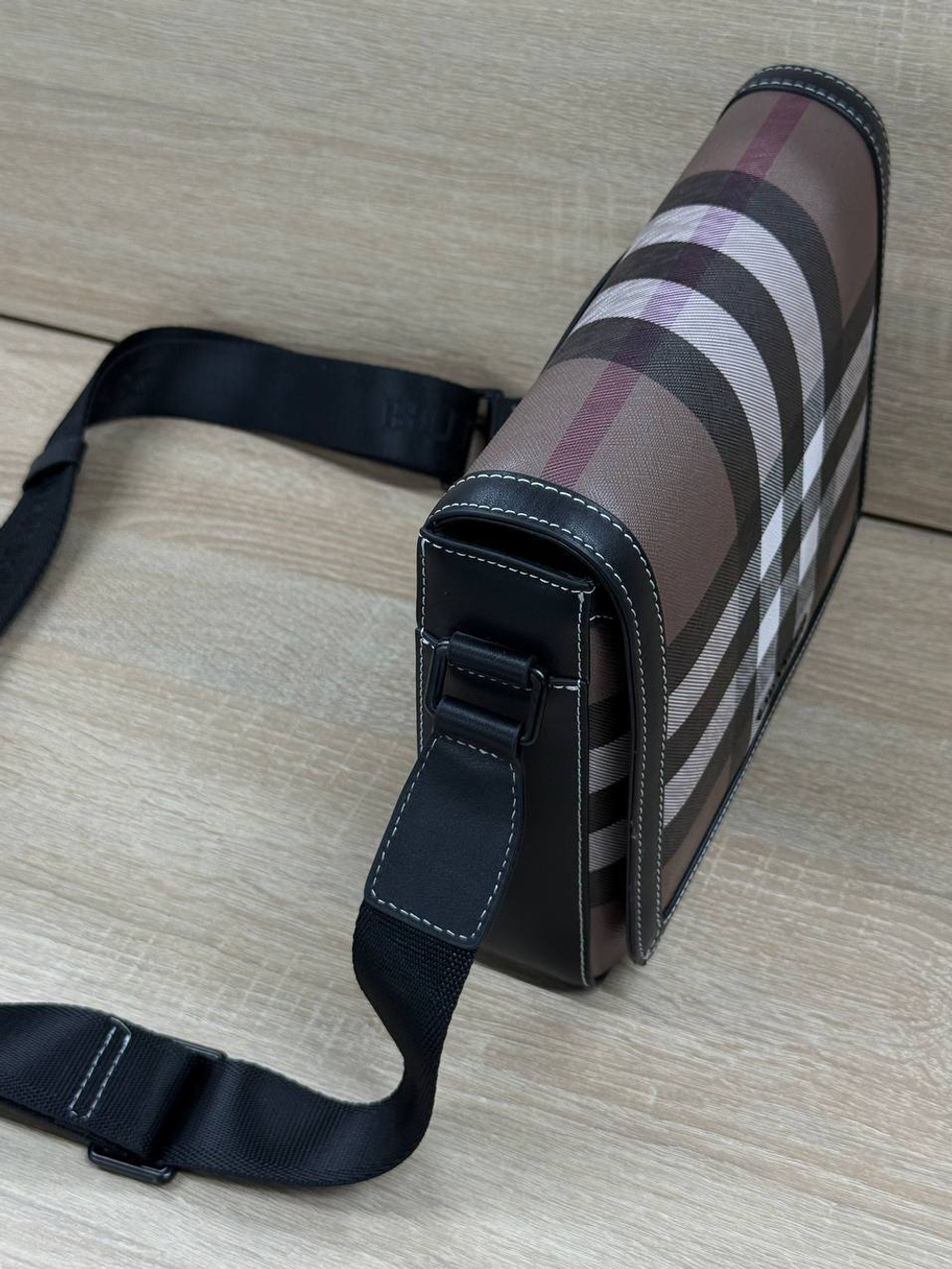 Сумка-мессенджер Burberry