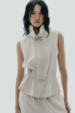 ZARA ЖИЛЕТ ИЗ СТРУЯЩЕЙСЯ ТКАНИ С РЕГУЛИРУЕМОЙ ПОСАДКОЙ, ЦВЕТ ЛЬДА
