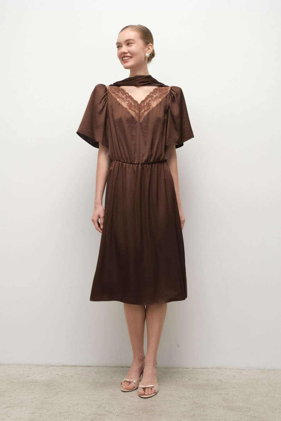 Платье ретро с кружевом