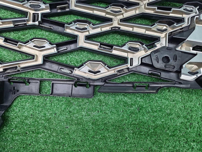 Решетка радиатора Omoda C5 (2022-н.в.)