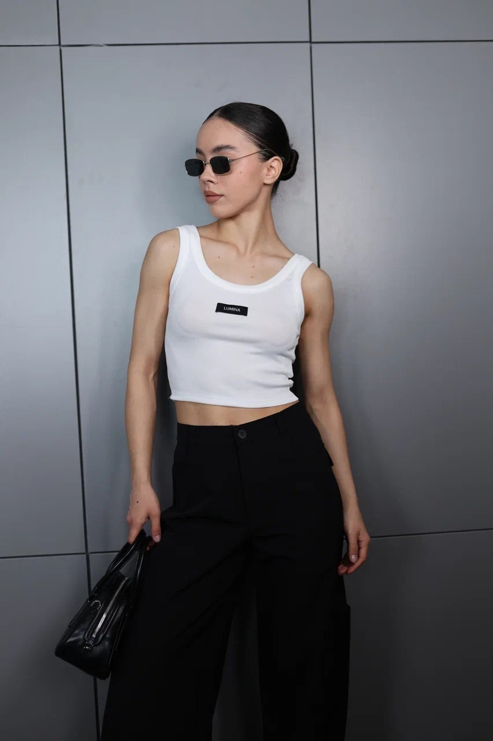 топ с нашивкой