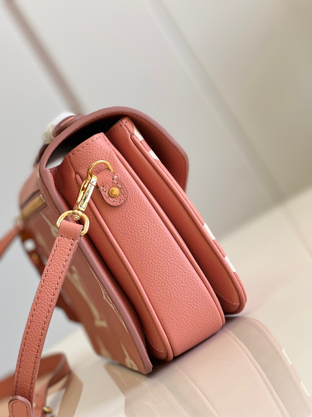 Louis Vuitton Pochette Metis