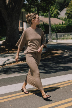 ZARA ПРЯМАЯ ЮБКА ИЗ ТРИКОТАЖА, КОРИЧНЕВЫЙ / ЭКРЮ