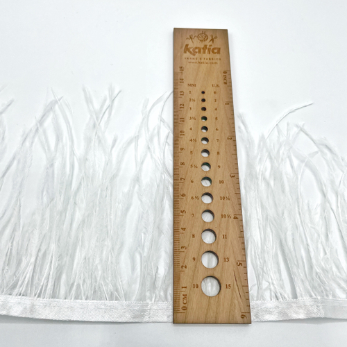 Перья страуса на ленте